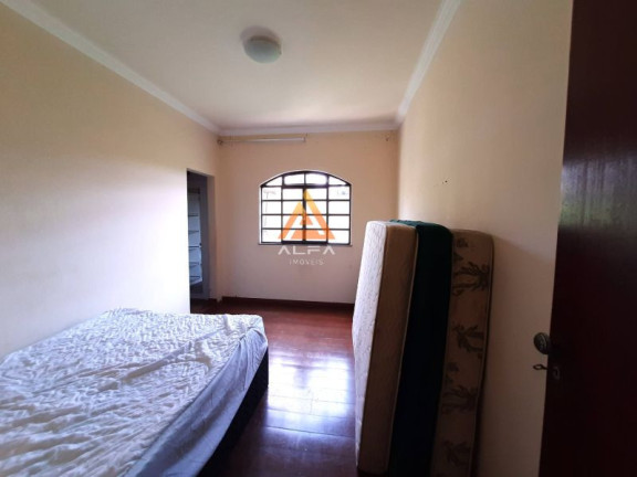 Imagem Casa com 4 Quartos à Venda, 380 m² Imagem Casa com 4 Quartos à Venda, 380 m²