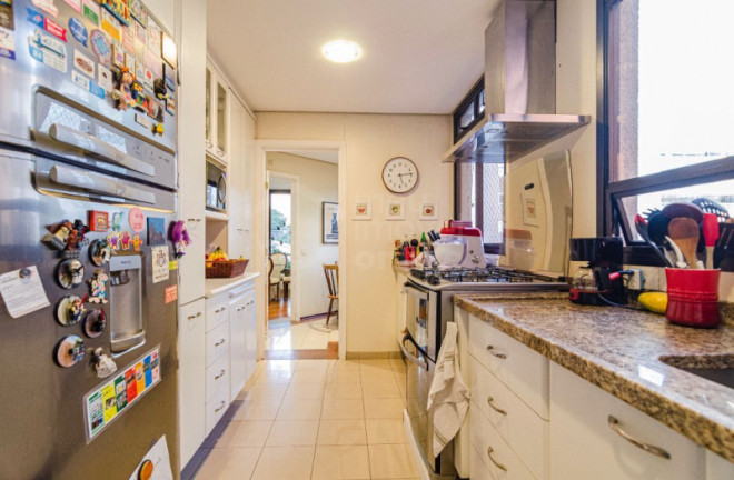 Imagem Apartamento com 3 Quartos à Venda, 200 m²