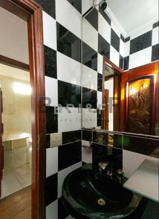 Imagem Sobrado com 3 Quartos à Venda, 256 m² em Moema - São Paulo Imagem Sobrado com 3 Quartos à Venda, 256 m² em Moema - São Paulo