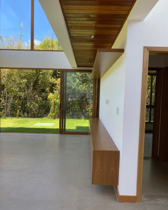Imagem Casa com 4 Quartos à Venda,  em Praia Do Forte - Mata De São João