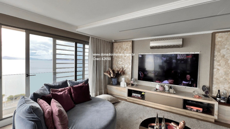 Imagem Apartamento com 3 Quartos à Venda, 209 m² em Agronômica - Florianópolis Imagem Apartamento com 3 Quartos à Venda, 209 m² em Agronômica - Florianópolis