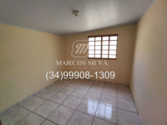 Imagem Casa com 3 Quartos à Venda, 250 m² em Santa Mônica - Uberlândia Imagem Casa com 3 Quartos à Venda, 250 m² em Santa Mônica - Uberlândia