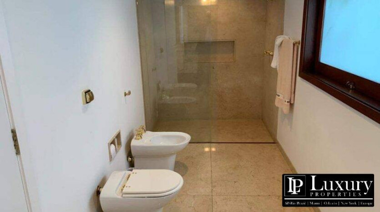 Imagem Casa com 5 Quartos à Venda, em Pacaembu - São Paulo Imagem Casa com 5 Quartos à Venda, em Pacaembu - São Paulo