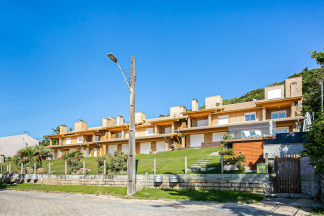 Imagem Casa com 5 Quartos à Venda, 180 m² em Centro - Garopaba Imagem Casa com 5 Quartos à Venda, 180 m² em Centro - Garopaba