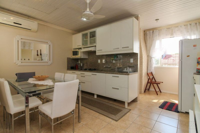 Imagem Casa com 7 Quartos à Venda,  em Nonoai - Porto Alegre