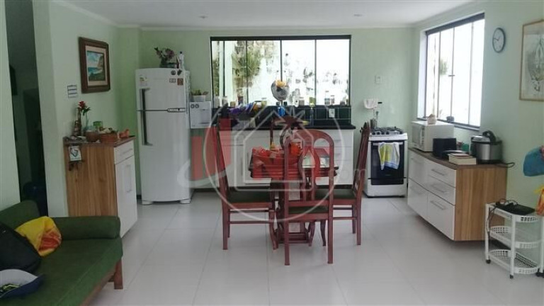 Imagem Casa com 3 Quartos à Venda, 320 m² em Pendotiba - Niterói