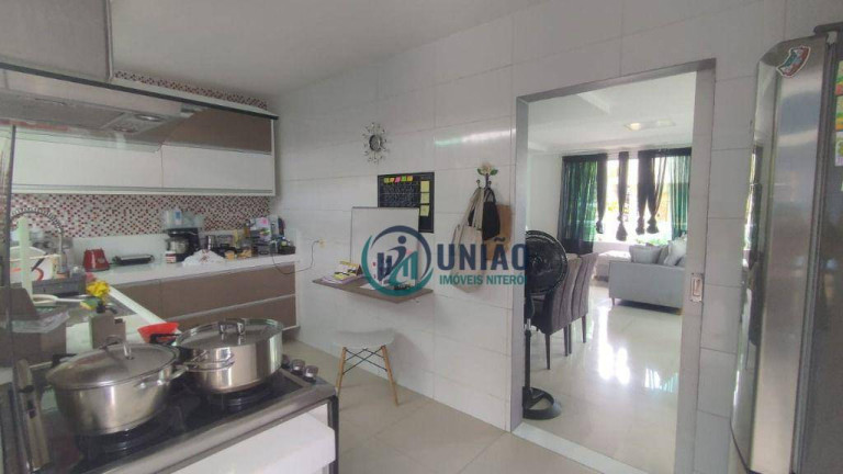 Imagem Casa com 3 Quartos à Venda, 240 m² em Arsenal - São Gonçalo Imagem Casa com 3 Quartos à Venda, 240 m² em Arsenal - São Gonçalo