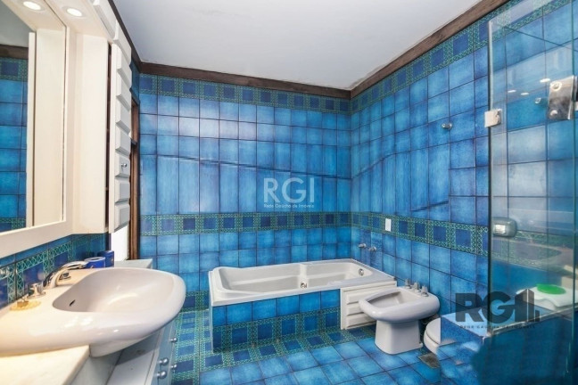 Imagem Casa com 3 Quartos para Alugar, 253 m² em Rio Branco - Porto Alegre Imagem Casa com 3 Quartos para Alugar, 253 m² em Rio Branco - Porto Alegre
