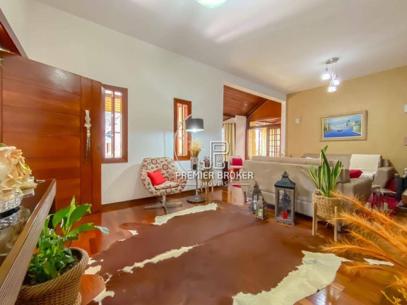 Imagem Casa com 4 Quartos à Venda, 199 m² em Granja Guarani - Teresópolis Imagem Casa com 4 Quartos à Venda, 199 m² em Granja Guarani - Teresópolis