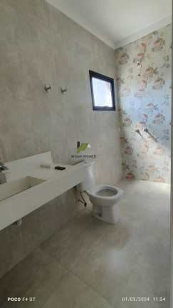 Imagem Casa de Condomínio com 3 Quartos à Venda, 240 m²