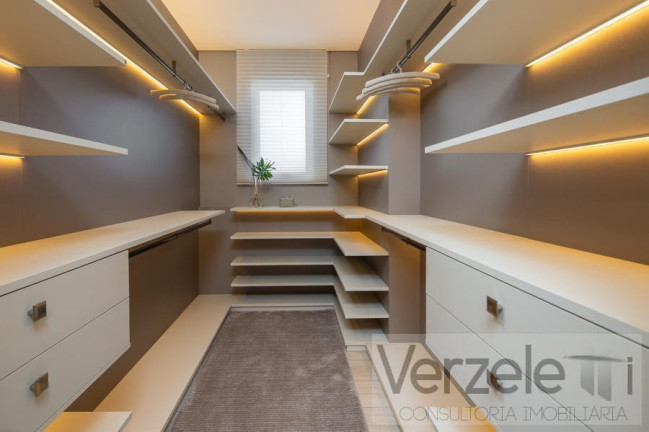 Imagem Apartamento com 4 Quartos à Venda, 238 m² em Centro - Balneário Camboriú Imagem Apartamento com 4 Quartos à Venda, 238 m² em Centro - Balneário Camboriú
