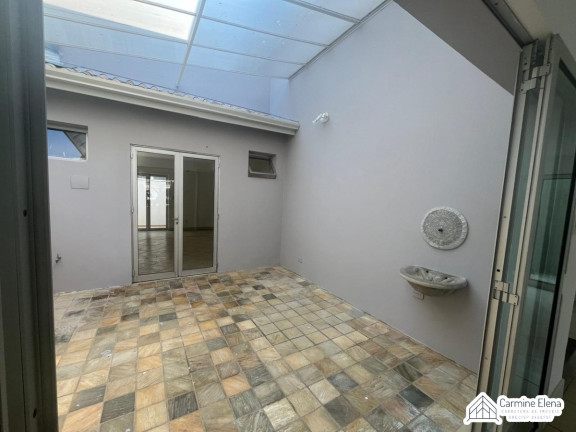 Sobrado com 5 Quartos para Alugar, 15 m² em Itaguá - Ubatuba