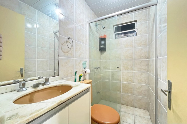 Imagem Imóvel com 1 Quarto à Venda, 38 m² em Santo Antônio - Porto Alegre Imagem Imóvel com 1 Quarto à Venda, 38 m² em Santo Antônio - Porto Alegre