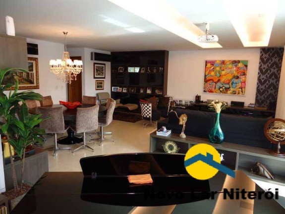 Apartamento com 4 Quartos à Venda, 226 m² em Charitas - Niterói