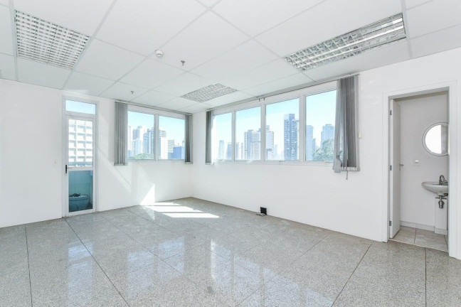 Sala Comercial à Venda, 33 m² em Brooklin Paulista - São Paulo