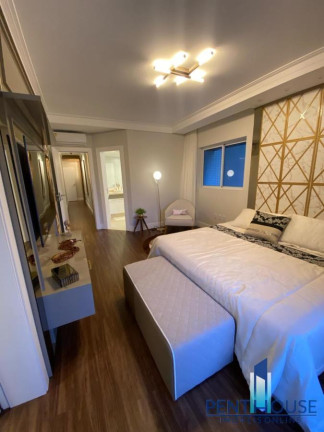 Imagem Apartamento com 3 Quartos à Venda, 206 m² em Centro - Balneário Camboriú