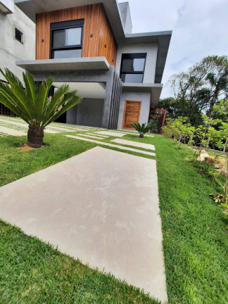 Imagem Casa com 3 Quartos à Venda, 258 m² em Taquaras - Balneário Camboriú Imagem Casa com 3 Quartos à Venda, 258 m² em Taquaras - Balneário Camboriú