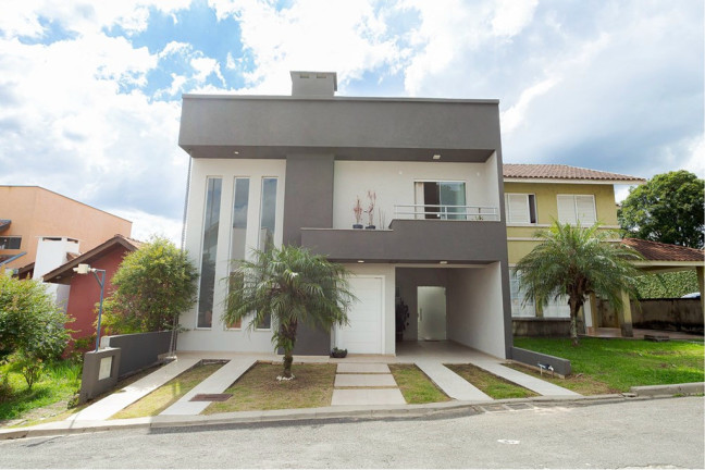 Imagem Casa com 3 Quartos à Venda, 218 m² em Pilarzinho - Curitiba Imagem Casa com 3 Quartos à Venda, 218 m² em Pilarzinho - Curitiba