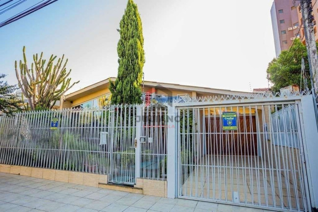 Imagem Casa com 4 Quartos à Venda, 376 m² em Jardim Itu - Porto Alegre Imagem Casa com 4 Quartos à Venda, 376 m² em Jardim Itu - Porto Alegre