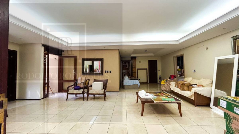 Imagem Casa com 8 Quartos à Venda, 650 m² em Cidade Dos Funcionários - Fortaleza Imagem Casa com 8 Quartos à Venda, 650 m² em Cidade Dos Funcionários - Fortaleza