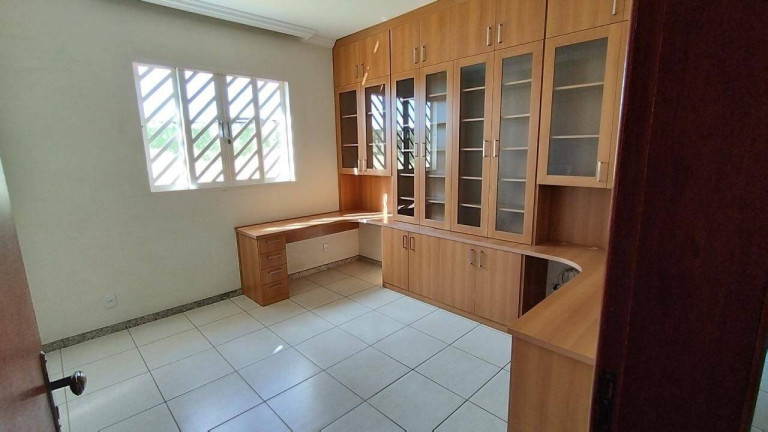 Imagem Casa com 5 Quartos à Venda, 360 m² em João Pinheiro - Belo Horizonte