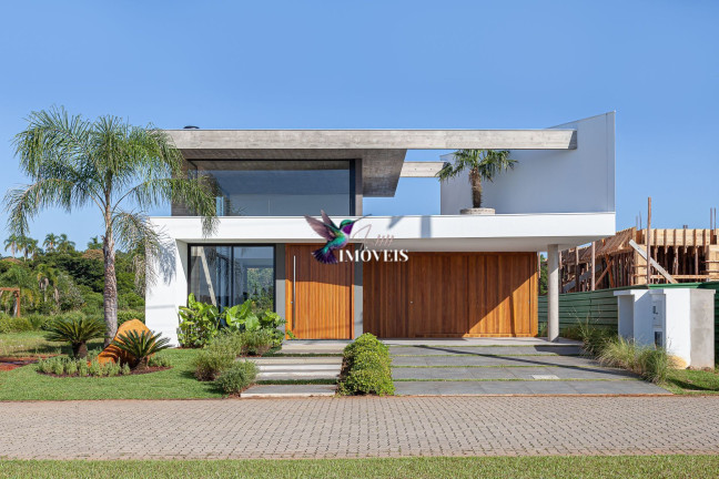 Casa com 3 Quartos à Venda, 204 m² em Centenário - Torres