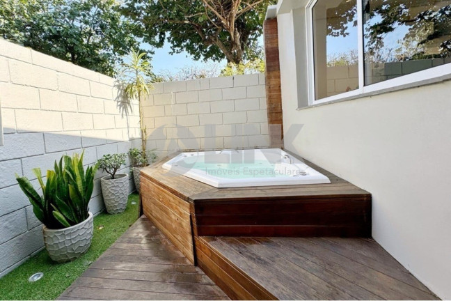 Imagem Imóvel com 4 Quartos à Venda, em Sarandi - Porto Alegre Imagem Imóvel com 4 Quartos à Venda, em Sarandi - Porto Alegre