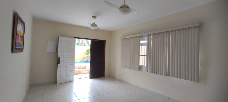 Imagem Casa com 3 Quartos à Venda, 300 m² em Florida - Peruíbe Imagem Casa com 3 Quartos à Venda, 300 m² em Florida - Peruíbe