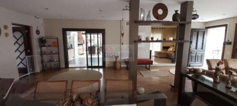 Imagem Casa com 4 Quartos à Venda, 373 m² Imagem Casa com 4 Quartos à Venda, 373 m²
