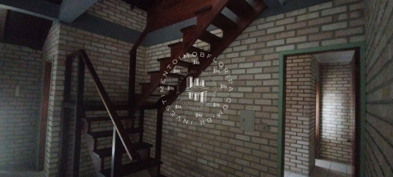 Sobrado com 3 Quartos à Venda, 120 m² em Sambaqui - Florianópolis