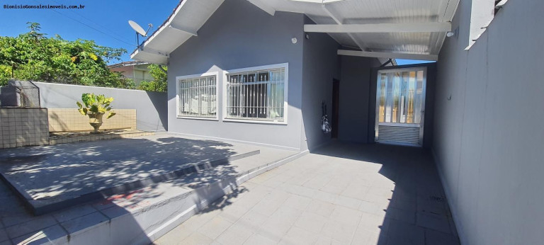 Imagem Casa com 3 Quartos à Venda, 127 m² em Centro - Peruíbe