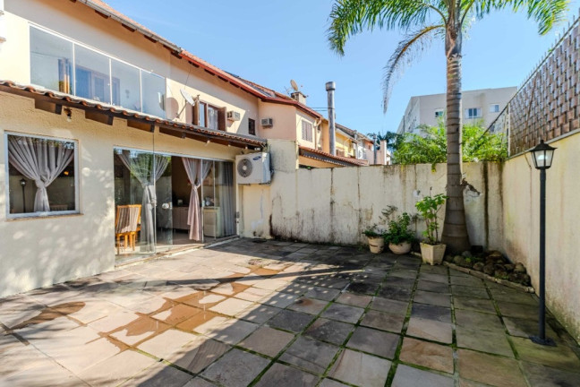 Casa de Condomínio com 4 Quartos à Venda, 202 m²