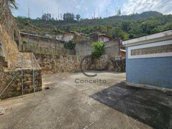Imagem Casa com 4 Quartos à Venda, 266 m² em Trindade - Florianópolis