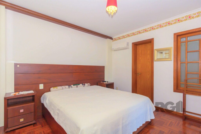 Imagem Imóvel com 3 Quartos à Venda, em Auxiliadora - Porto Alegre Imagem Imóvel com 3 Quartos à Venda, em Auxiliadora - Porto Alegre