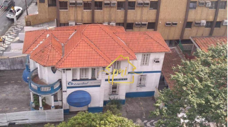 Casa com 6 Quartos para Alugar, 221 m² em Gonzaga - Santos