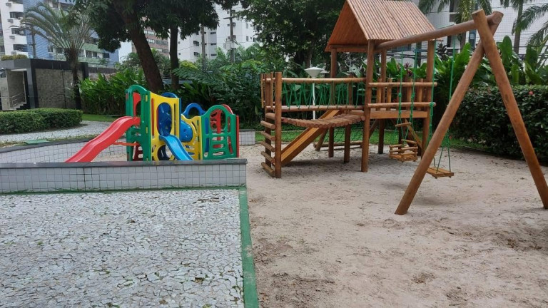 Imagem Imóvel com 4 Quartos à Venda, 240 m² em Parnamirim - Recife Imagem Imóvel com 4 Quartos à Venda, 240 m² em Parnamirim - Recife