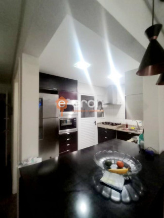 Imagem Casa com 3 Quartos à Venda, 120 m²