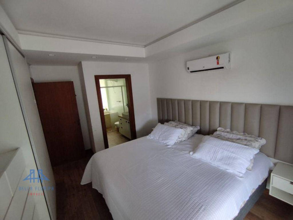 Imagem Casa com 3 Quartos à Venda, 280 m² em Trindade - Florianópolis Imagem Casa com 3 Quartos à Venda, 280 m² em Trindade - Florianópolis