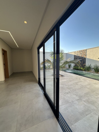 Imagem Casa com 4 Quartos à Venda, 219 m² em Parque Amazônia - Goiânia