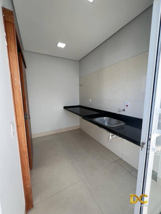 Imagem Casa de Condomínio com 3 Quartos à Venda, 220 m² em Petrópolis - Várzea Grande