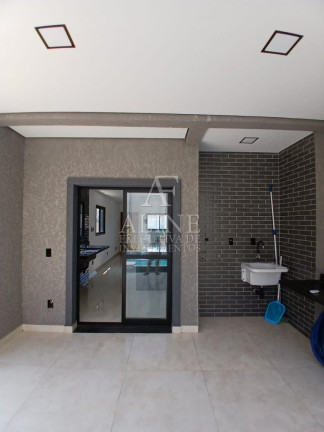 Imagem Casa de Condomínio com 3 Quartos à Venda, 126 m² em Villas Do Jaguari - Santana De Parnaíba
