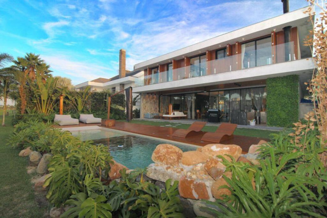 Imagem Casa com 5 Quartos à Venda, em Xangri-lá Imagem Casa com 5 Quartos à Venda, em Xangri-lá