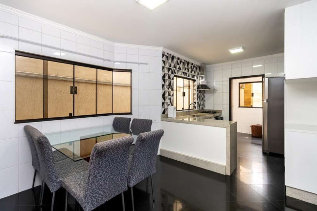 Imagem Casa com 3 Quartos à Venda, 221 m² em Vila Ivg - São Paulo