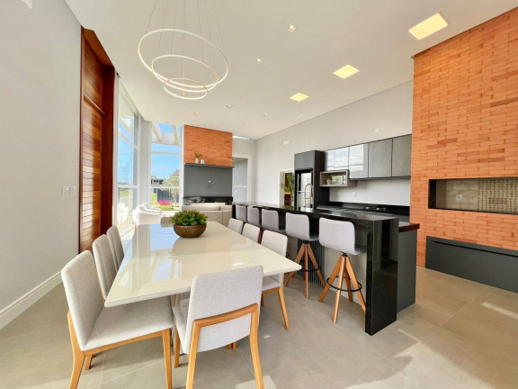 Imagem Casa com 4 Quartos à Venda, em Centro - Xangri-lá Imagem Casa com 4 Quartos à Venda, em Centro - Xangri-lá