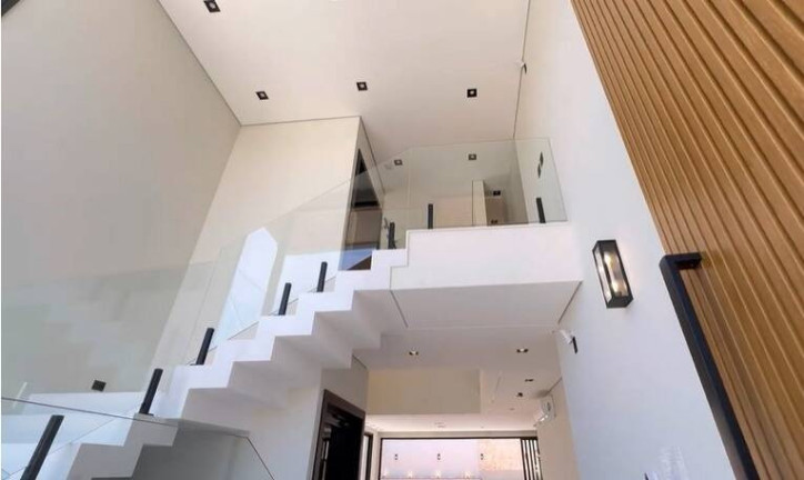 Imagem Casa com 3 Quartos à Venda, 302 m² em Swiss - Campinas Imagem Casa com 3 Quartos à Venda, 302 m² em Swiss - Campinas