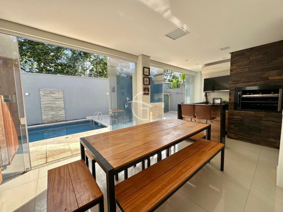 Imagem Casa com 3 Quartos à Venda, em América - Joinville Imagem Casa com 3 Quartos à Venda, em América - Joinville
