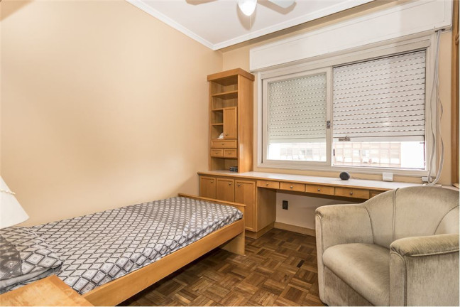 Imagem Imóvel com 4 Quartos à Venda, em Menino Deus - Porto Alegre Imagem Imóvel com 4 Quartos à Venda, em Menino Deus - Porto Alegre