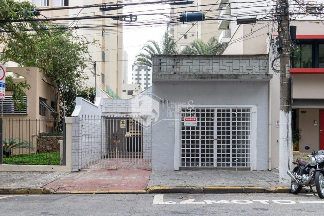 Imagem Casa com 2 Quartos à Venda, 140 m² em Indianópolis - São Paulo Imagem Casa com 2 Quartos à Venda, 140 m² em Indianópolis - São Paulo