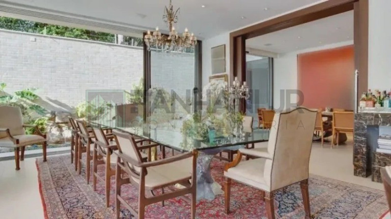 Imagem Casa com 6 Quartos à Venda, 1.300 m² em Jardim Europa - São Paulo Imagem Casa com 6 Quartos à Venda, 1.300 m² em Jardim Europa - São Paulo