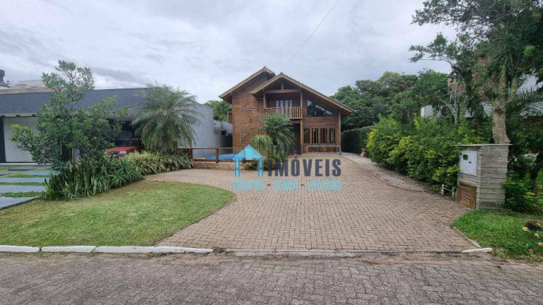 Imagem Sobrado com 3 Quartos à Venda, 230 m² em Centro - Tramandaí Imagem Sobrado com 3 Quartos à Venda, 230 m² em Centro - Tramandaí
